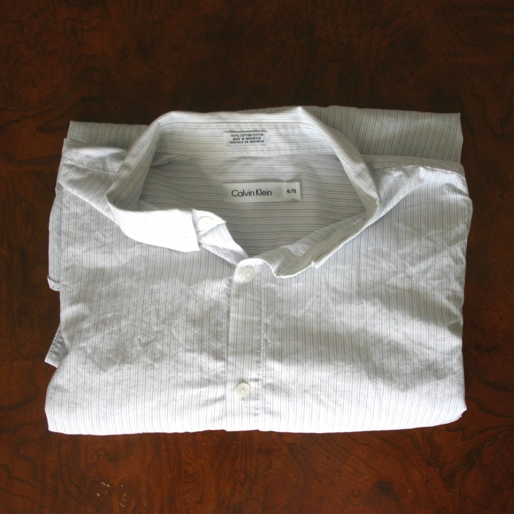 Calvin Klein Size XL Long-Sleeve Button-Down Shirt
